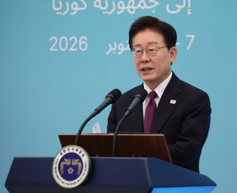 靑 한달에 11번씩 여론조사 '36억' 썼다…조사 내용은 '깜깜이'