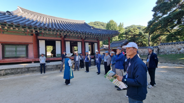 봉화군 청량산박물관은 지난 8일 박물관대학 수강생 28명이 참여한 가운데 강원 영월과 경북 영주 일대 주요 사적지를 탐방하는 현장 문화유산 답사를 진행했다. 봉화군 제공