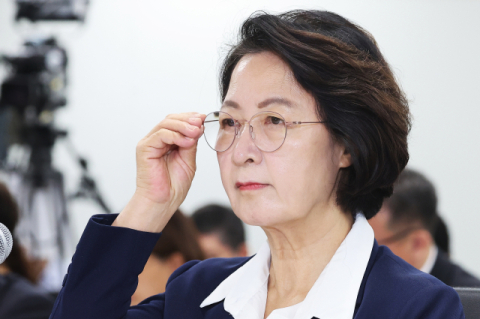 李 대통령 엄호에도…추미애 