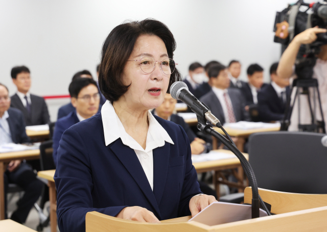 추미애 경기도지사가 13일 경기도 수원시 영통구 경기도청에서 열린 국회 행정안전위원회의 경기도에 대한 국정감사에서 업무보고를 하고 있다. 연합뉴스