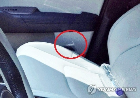 장윤기 차량에서 발견돼 부실수사 논란의 핵심이 된 대형 케이블타이를 광주지법 재판부가 심리하고 있다. 연합뉴스