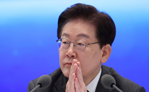 李 대통령 국정 지지율 37.4%…