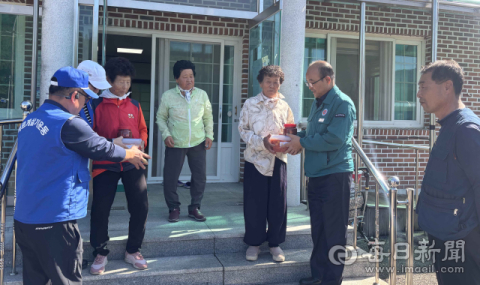 합천군 바르게살기 '10월 총출동'…김치 170가구 나눔에 거리 캠페인까지