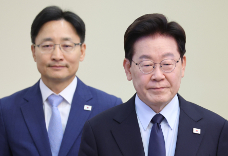 'Yes맨 비서실장' 발탁에…정치권 