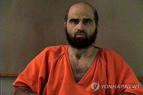 2026년 10월 미국 텍사스주 포트후드 미군기지에서 총기를 난사해 13명을 살해한 니달 말릭 하산의 총살형 생중계 논란이 이어지고 있다. 연합뉴스