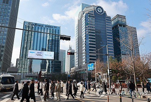 서울 여의도 증권가 전경. 신한투자증권이 16일 주요 증권주 목표가를 최대 14% 하향 조정하며 업종 투자의견 
