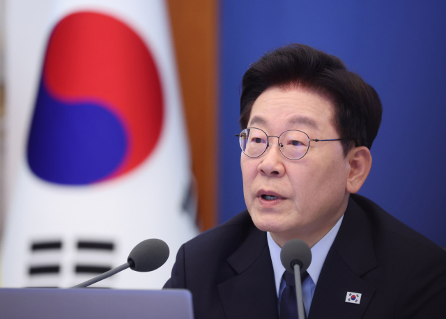 이재명 대통령이 15일 청와대에서 열린 수석보좌관회의에서 발언하고 있다. 연합뉴스