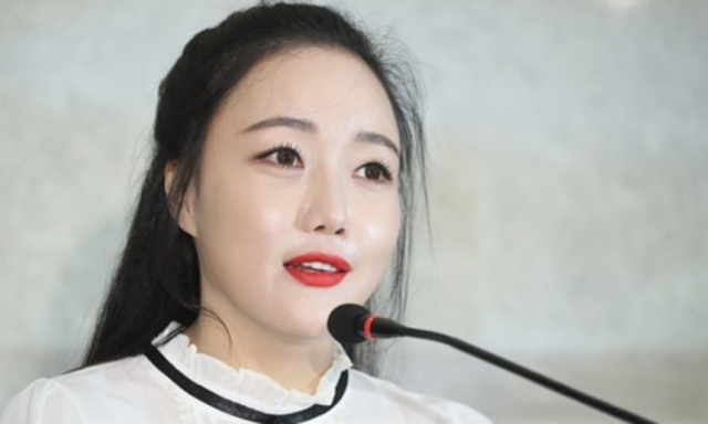 서울 강남에서 음주운전을 하다 적발된 팝아티스트 겸 방송인 낸시랭(본명 박혜령·50)이 사건 발생 한 달여 만에 경찰 조사를 받았다. 연합뉴스