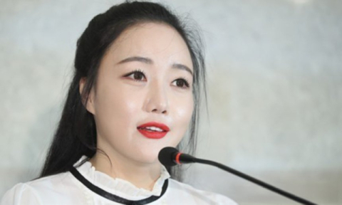'샴페인 한 두잔'이라더니 '만취운전' 낸시랭…한 달여 만에 강남서 출석
