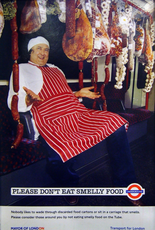 2004년 런던 지하철(London Underground) 광고. 온라인 커뮤니티