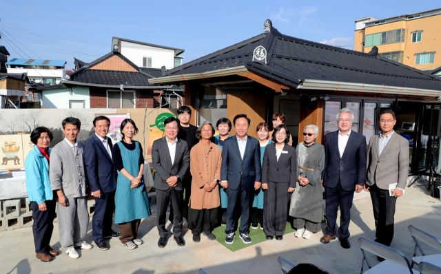 문화예술로 골목길이 다시 북적이고 있는 안동 태화 서경지마을에 주민들이 서로 소통하고, 마을의 가치를 이어가는 마을예술창작소 
