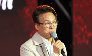 가수 공연 끊고 인사말…김민석 