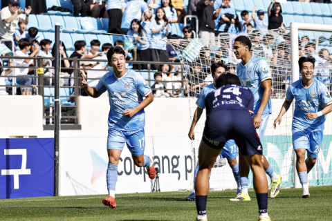 승격 위해 기지개 켠 대구FC, 충북청주에 3대1 승