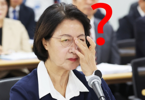 추미애, '재정 빨대' 사과 직후 다시 국감 출석…이번엔 저자세일까, 정면돌파일까