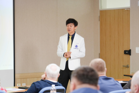 대구가톨릭대병원 손동석 교수, 러시아 치과의사 대상 임플란트 특강