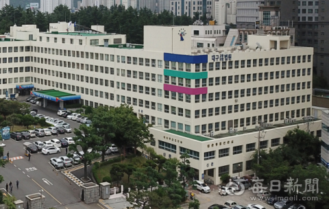 대구공항 오던 티웨이항공(현 트리니티항공)서 비상문 열려 한 30대…징역 4개월·집행유예 2년