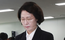 '사과 태도' 논란 추미애 