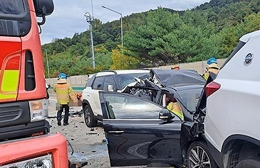 전북 장수 통영대전고속도로 추돌 사고 현장. 전북자치도소방본부