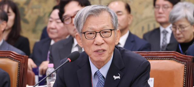 유홍준 잇따른 논란에…문화계 