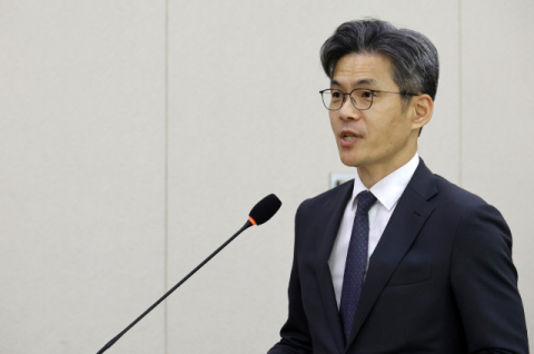 與 '조국' 꺼내며 따지자…서울공소청장 
