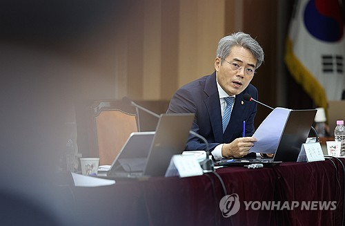 20일 대구고법에서 열린 국회 법제사법위원회 국정감사에서 더불어민주당 김기표 의원이 질의하고 있다. 연합뉴스