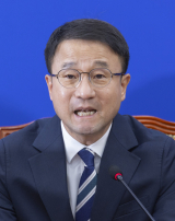 더불어민주당 한병도 원내대표가 15일 국회에서 열린 국정감사 대책 회의에서 발언하고 있다. 연합뉴스