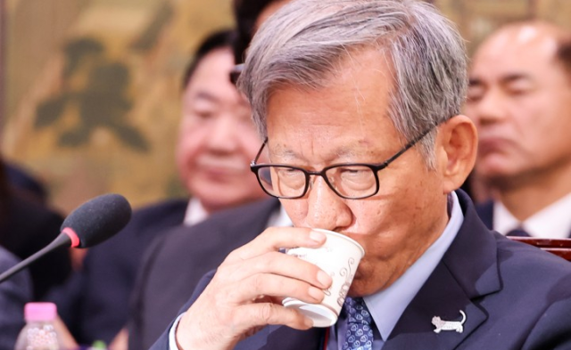 '소장품 셀프 출품' 유홍준 국립중앙박물관장 사의 표명
