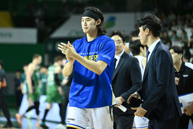 프로농구 서울 삼성 썬더스의 임동언이 헤드밴드를 착용한 모습. KBL 제공