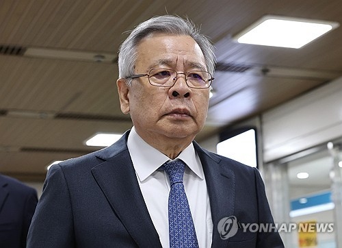 21일 서울 서초구 서울고등법원에서 열린 항소심 선고 공판에 박영수 전 특별검사가 출석하고 있다. 연합뉴스