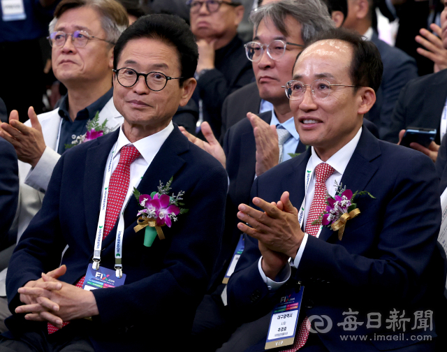 추경호 대구시장과 이철우 경북도지사가 21일 대구 엑스코에서 열린 