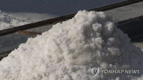 천일염 20㎏ 7천원대로 추락…해경 원산지 단속은 5년간 1건