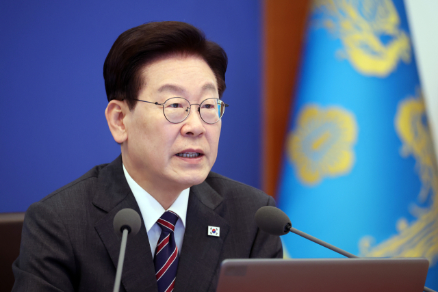 이재명 대통령이 22일 청와대에서 열린 수석보좌관회의에서 발언하고 있다. 연합뉴스