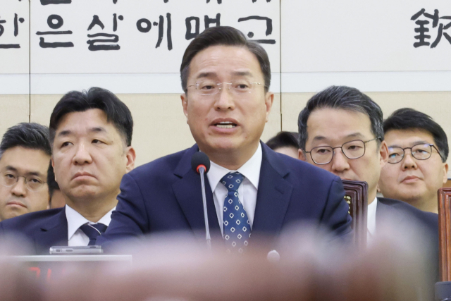 이정현 검찰총장 직무대행이 22일 국회 법제사법위원회에서 열린 공소청(구 대검찰청)에 대한 국정감사에서 의원 질의에 답하고 있다. 연합뉴스