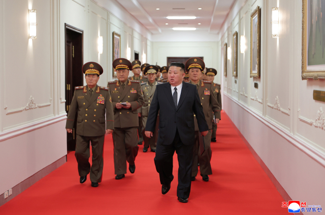 '사망설' 돌던 김정은 방중…통일부 
