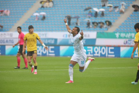 대구FC, 순천에서 승전고…전남에 4대2 승리