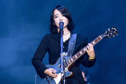 윤하, 14년 동행 소속사 상대 9억원대 정산금 미지급 소송…