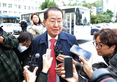 시장 아닌 변호사로 돌아온 홍준표…