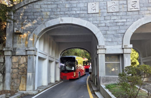 시티투어버스 경주 석굴암 인근 터널 구조물과 충돌…24명 중경상