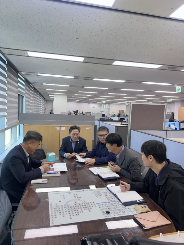 김성윤 경제복지 국장등 관계자들이 기후에너지환경부를 방문해 거창 양수 발전소 유치 추진 군민의 강력한 유치 의지를 전달.거창군 제공