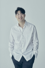 음악감독 손일훈