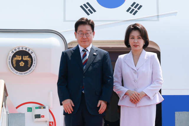 잦은 해외순방 지적에…李 